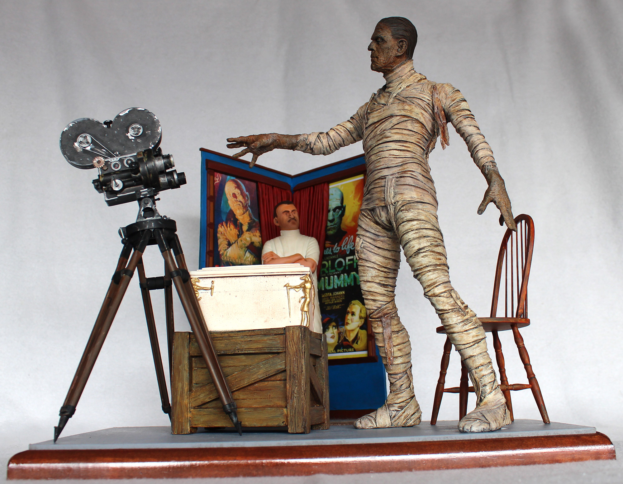 boris-karloff-as-the-mummy-and-makeup-artist-jack-pierce-model-creepy